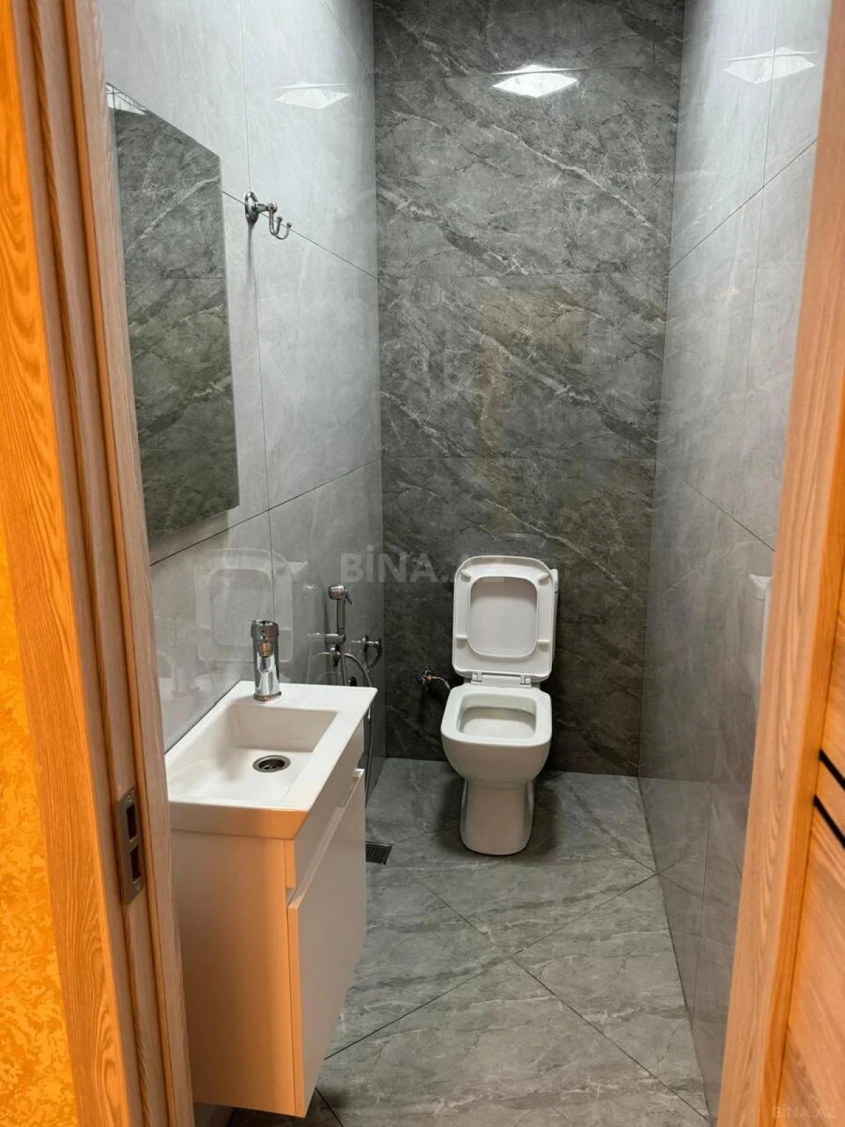 Kirayə verilir 2 otaqlı mənzil 100 m²