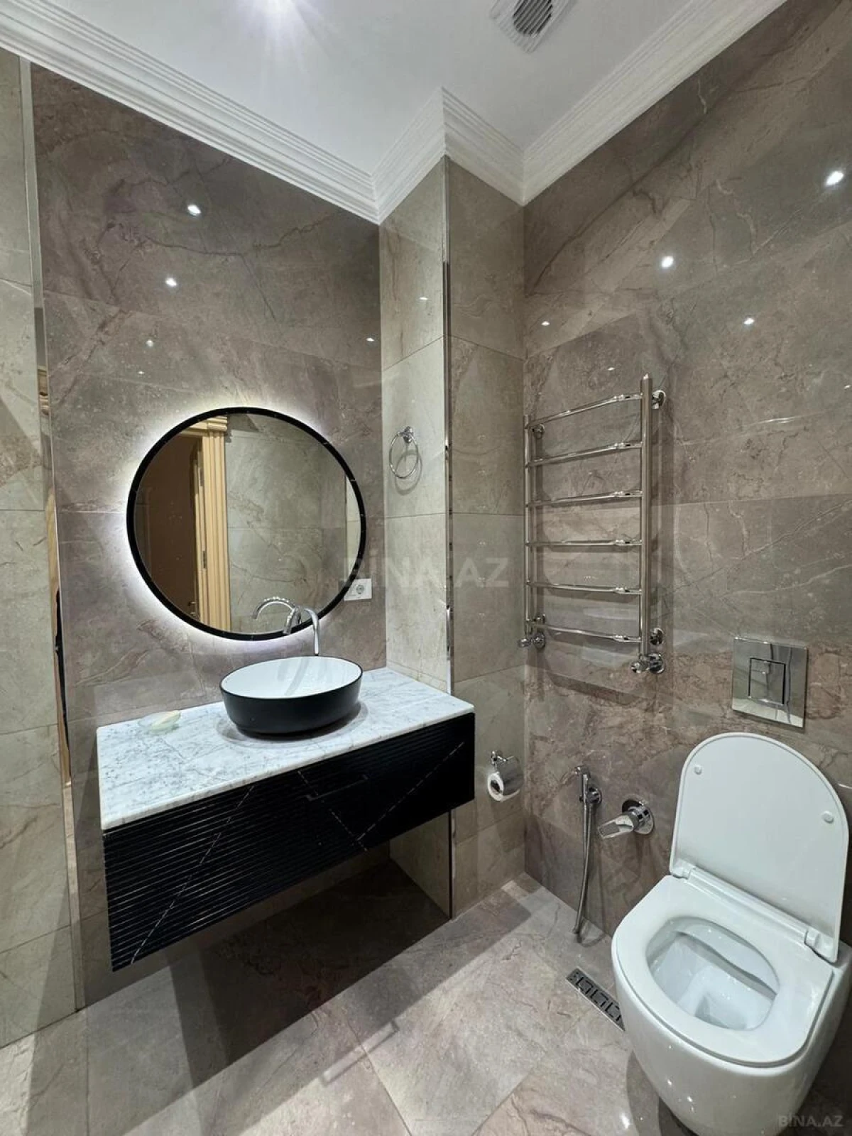 Kirayə verilir 2 otaqlı mənzil 80 m²