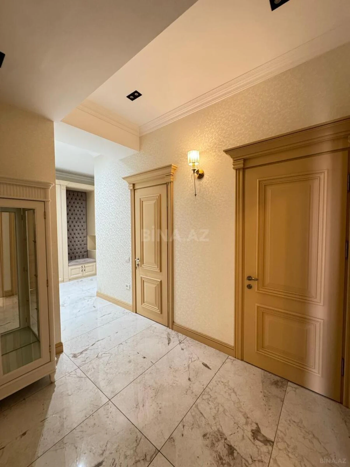 Kirayə verilir 2 otaqlı mənzil 80 m²