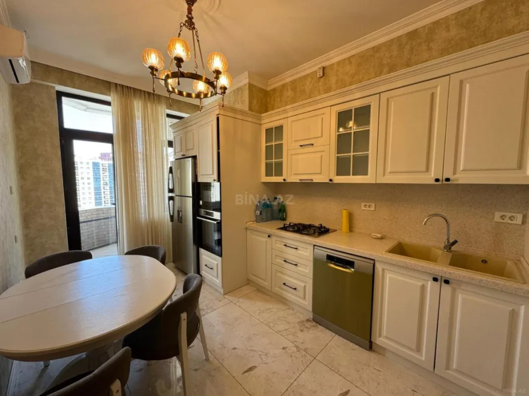 Kirayə verilir 2 otaqlı mənzil 80 m²