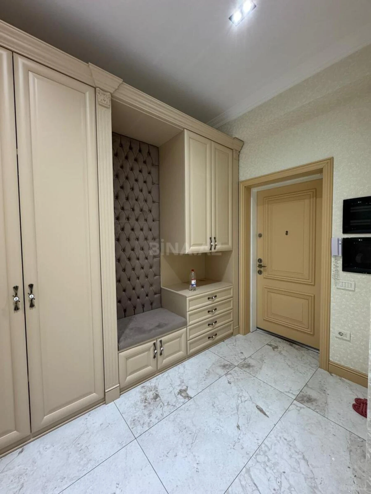 Kirayə verilir 2 otaqlı mənzil 80 m²