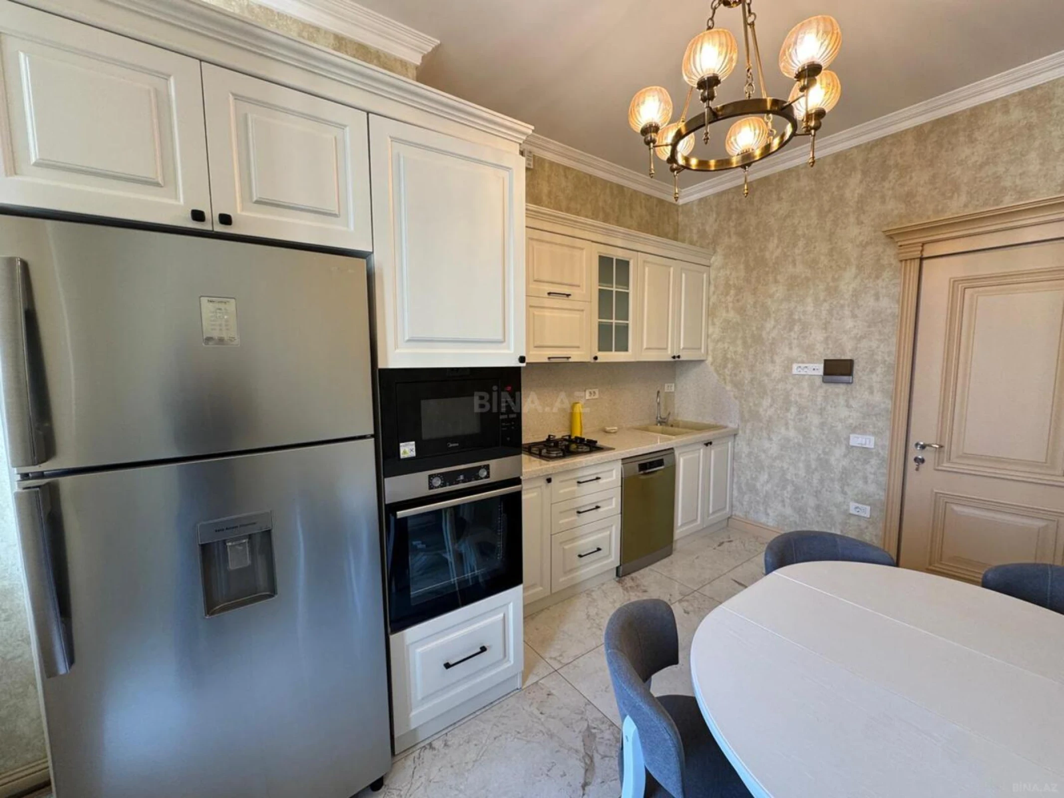 Kirayə verilir 2 otaqlı mənzil 80 m²