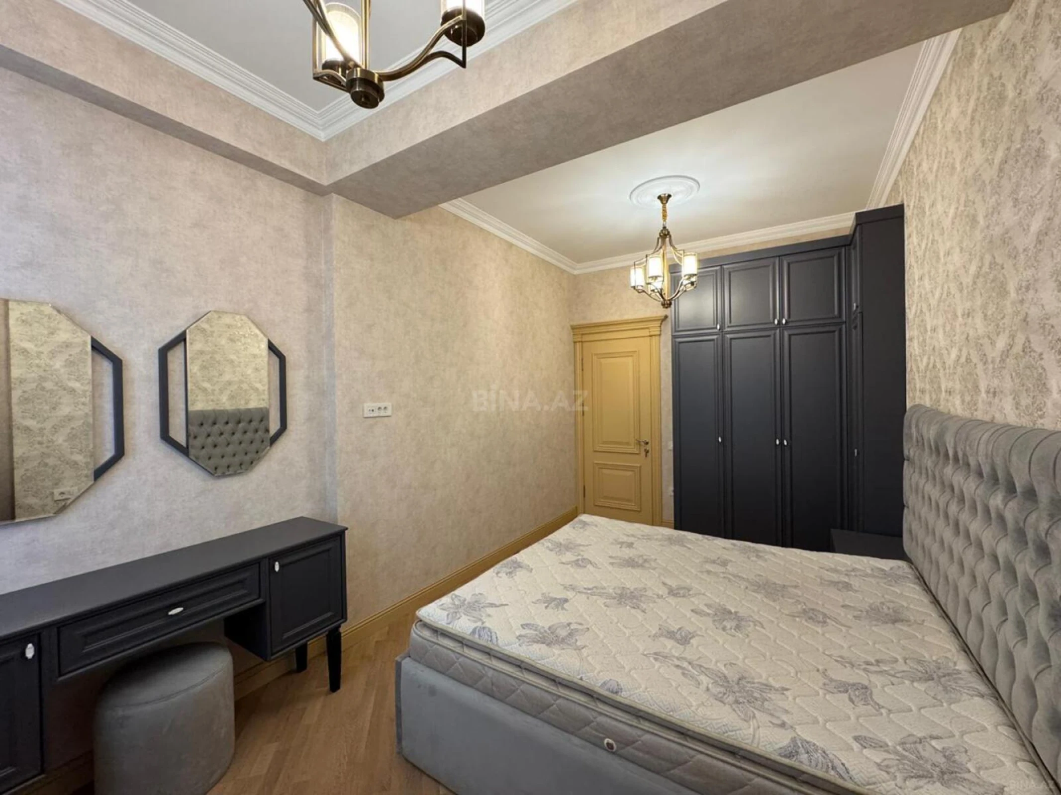 Kirayə verilir 2 otaqlı mənzil 80 m²
