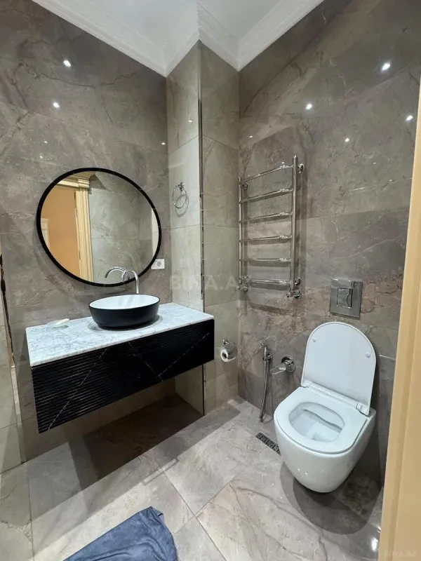 Kirayə verilir 2 otaqlı mənzil 80 m²