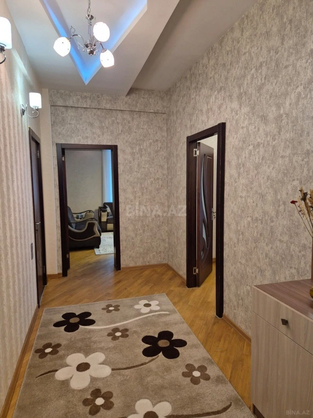 Satılır 2 otaqlı mənzil 74 m²