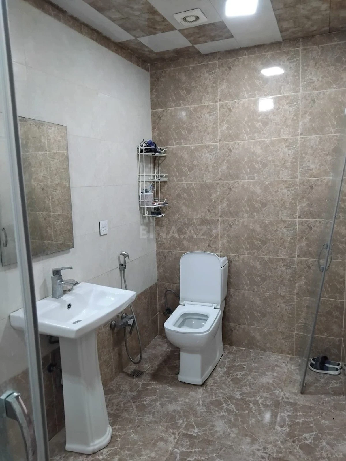 Kirayə verilir 2 otaqlı mənzil 75 m²