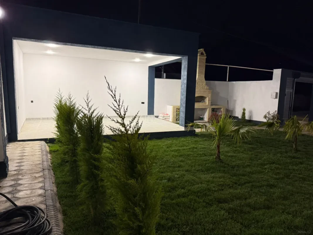 Satılır 4 otaqlı həyət evi 137 m²