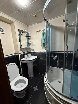 Kirayə verilir 2 otaqlı mənzil 77 m²