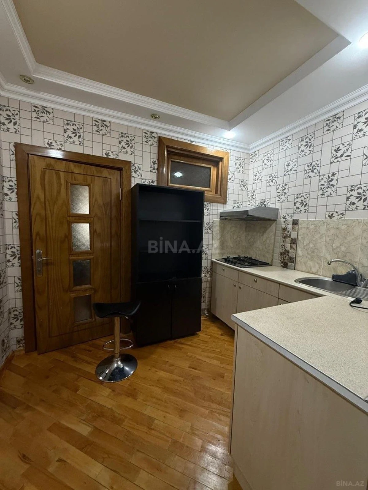 Kirayə verilir 2 otaqlı mənzil 77 m²