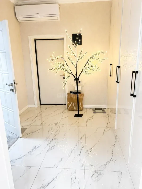 Satılır 2 otaqlı mənzil 62 m²