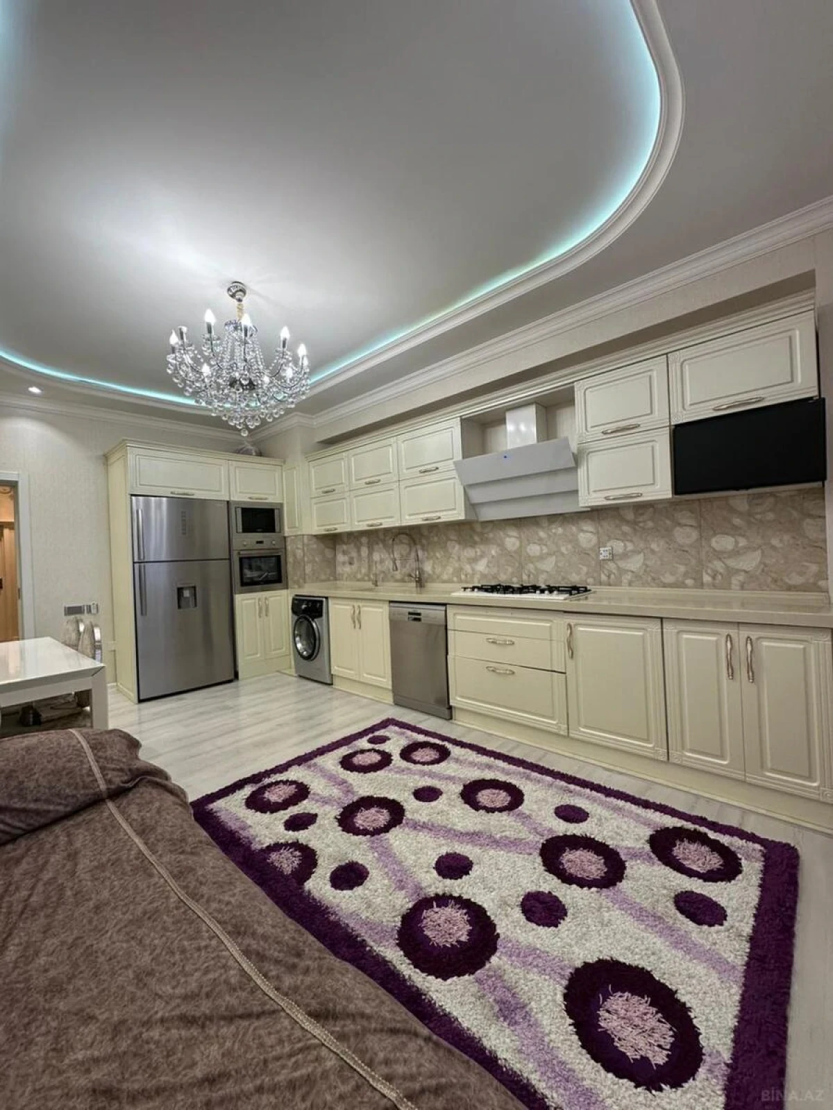 Satılır 4 otaqlı mənzil 187 m²