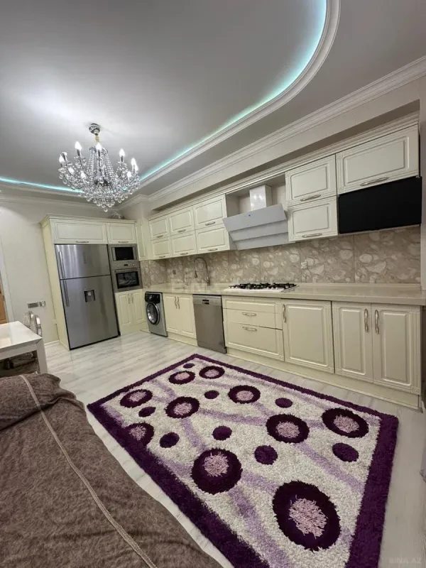 Satılır 4 otaqlı mənzil 187 m²