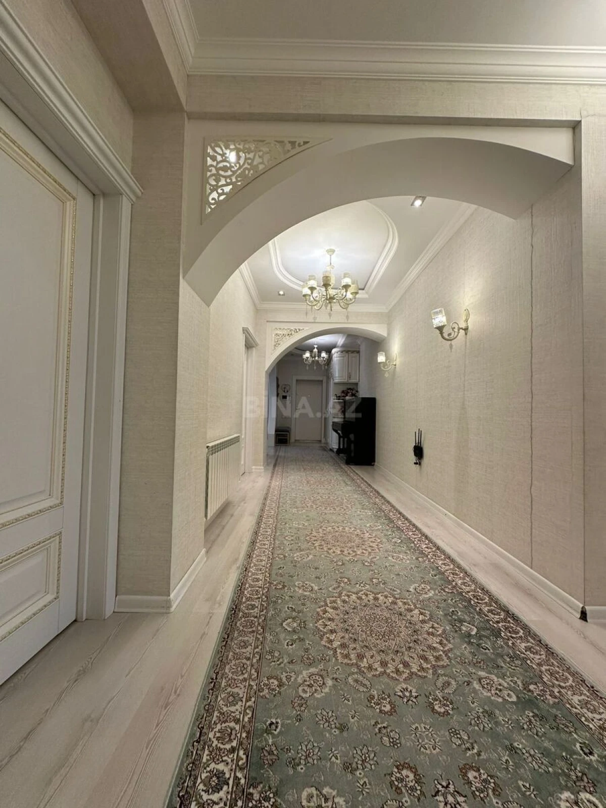 Satılır 4 otaqlı mənzil 187 m²