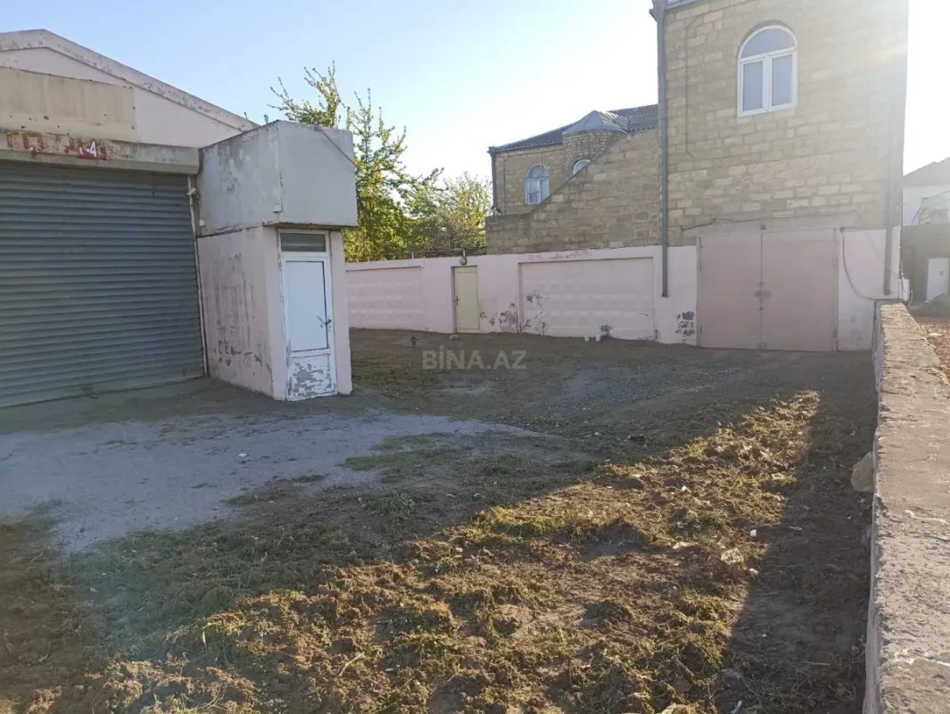 Satılır 9 otaqlı həyət evi 250 m²