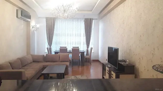 Kirayə verilir 3 otaqlı mənzil 100 m²