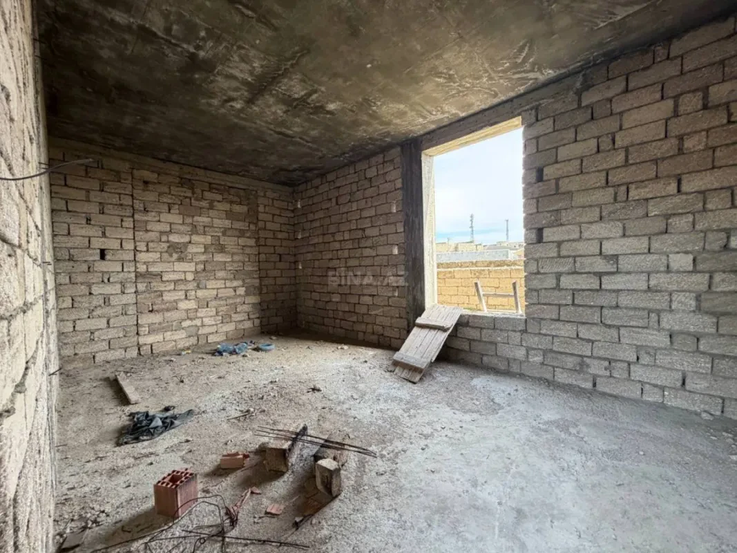 Satılır 8 otaqlı həyət evi 600 m²