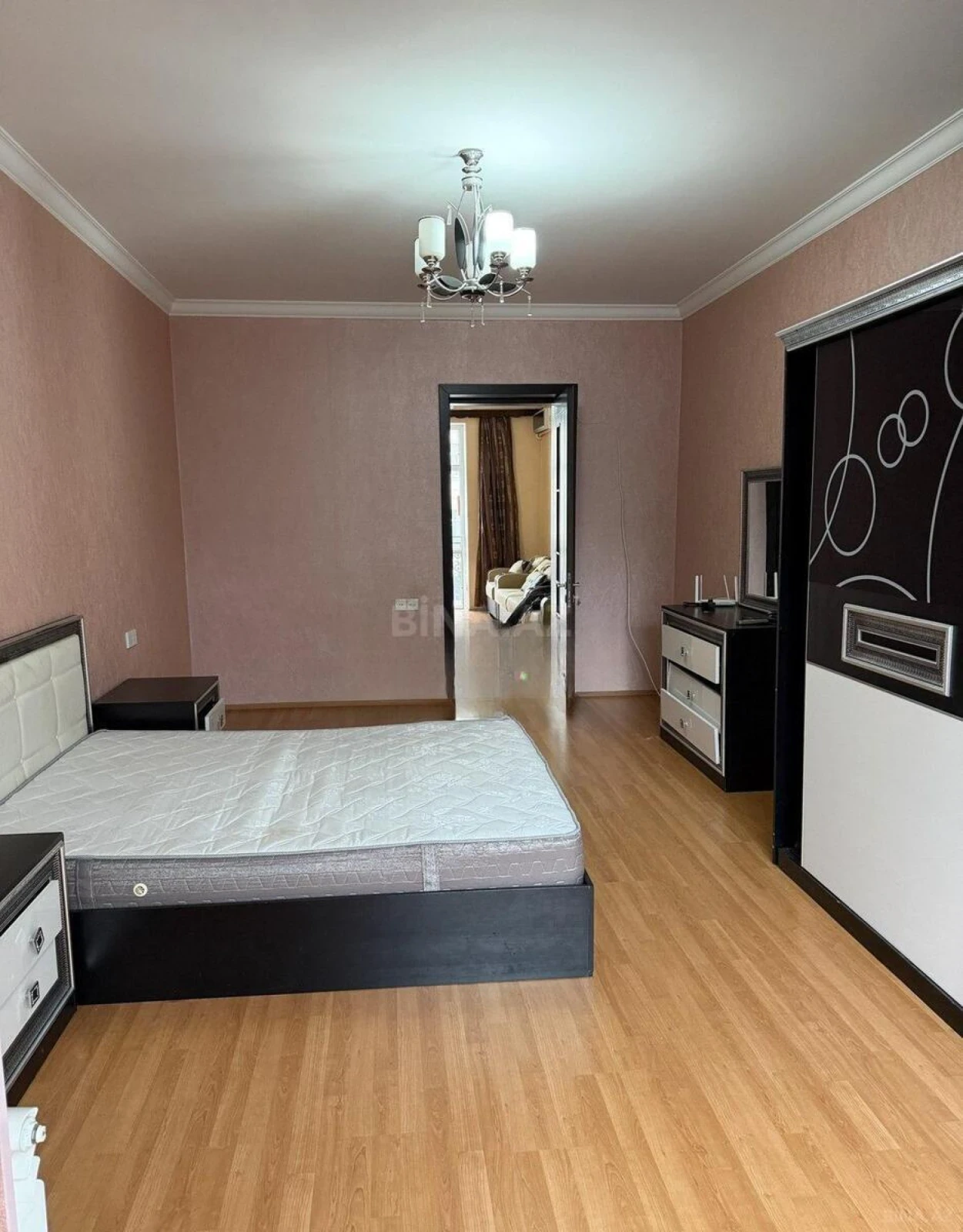 Satılır 2 otaqlı mənzil 66 m²