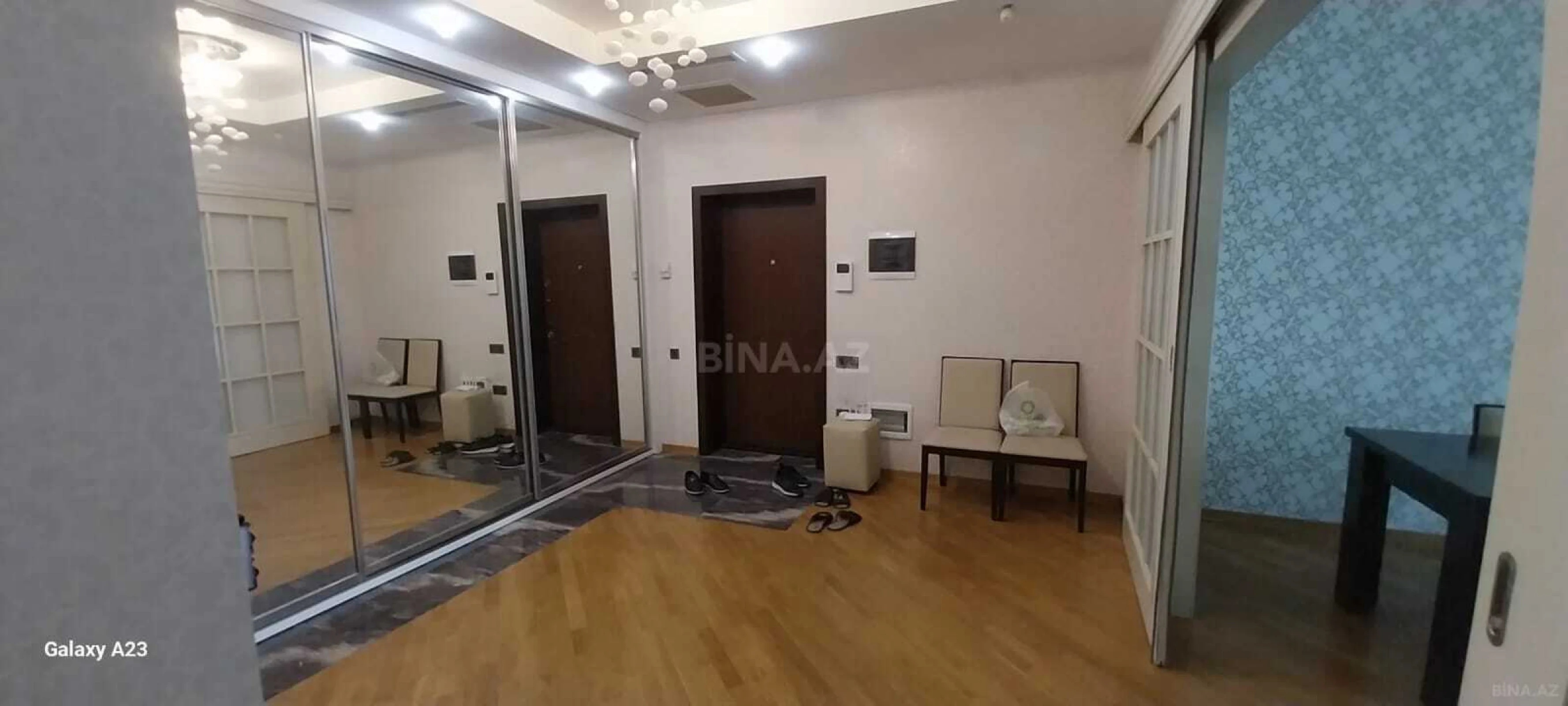 Kirayə verilir 3 otaqlı mənzil 180 m²