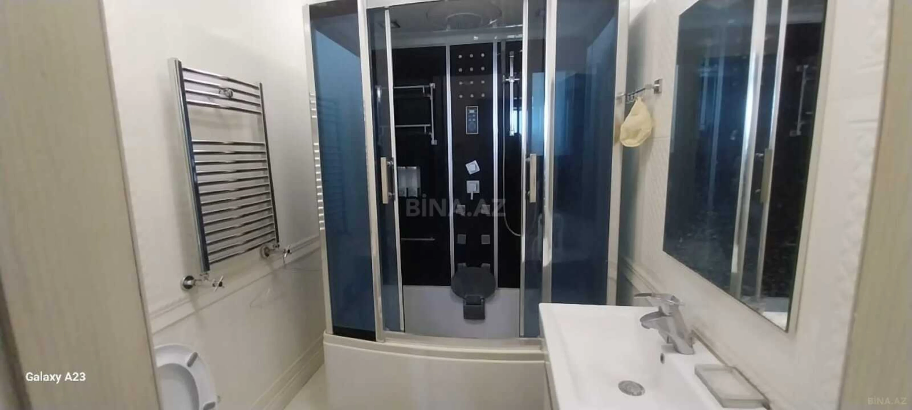 Kirayə verilir 3 otaqlı mənzil 180 m²