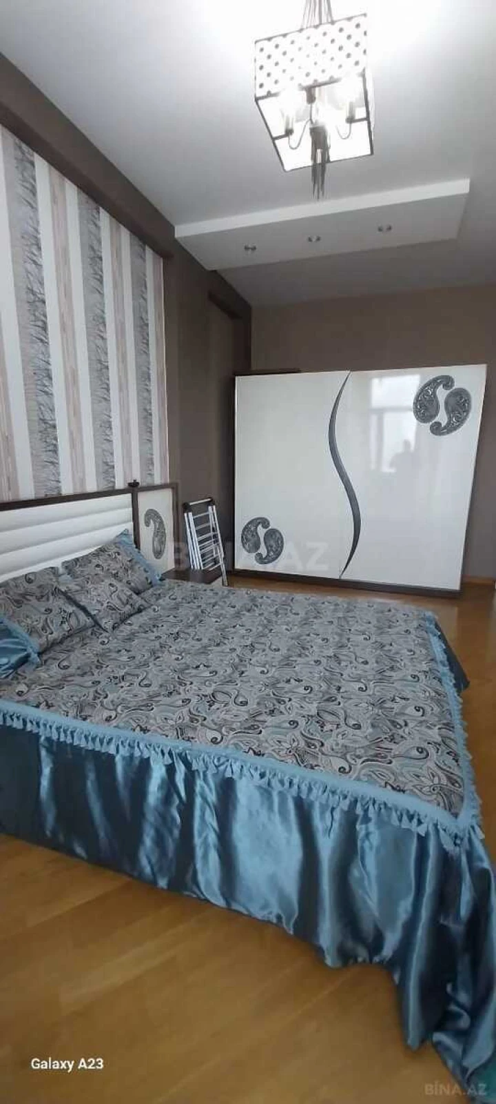 Kirayə verilir 3 otaqlı mənzil 180 m²