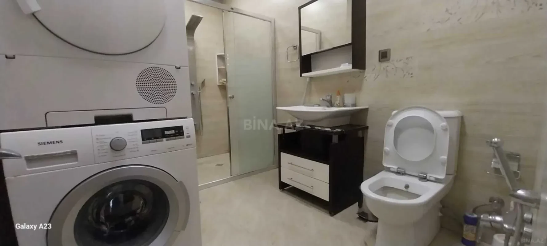 Kirayə verilir 3 otaqlı mənzil 180 m²