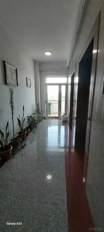 Kirayə verilir 3 otaqlı mənzil 180 m²