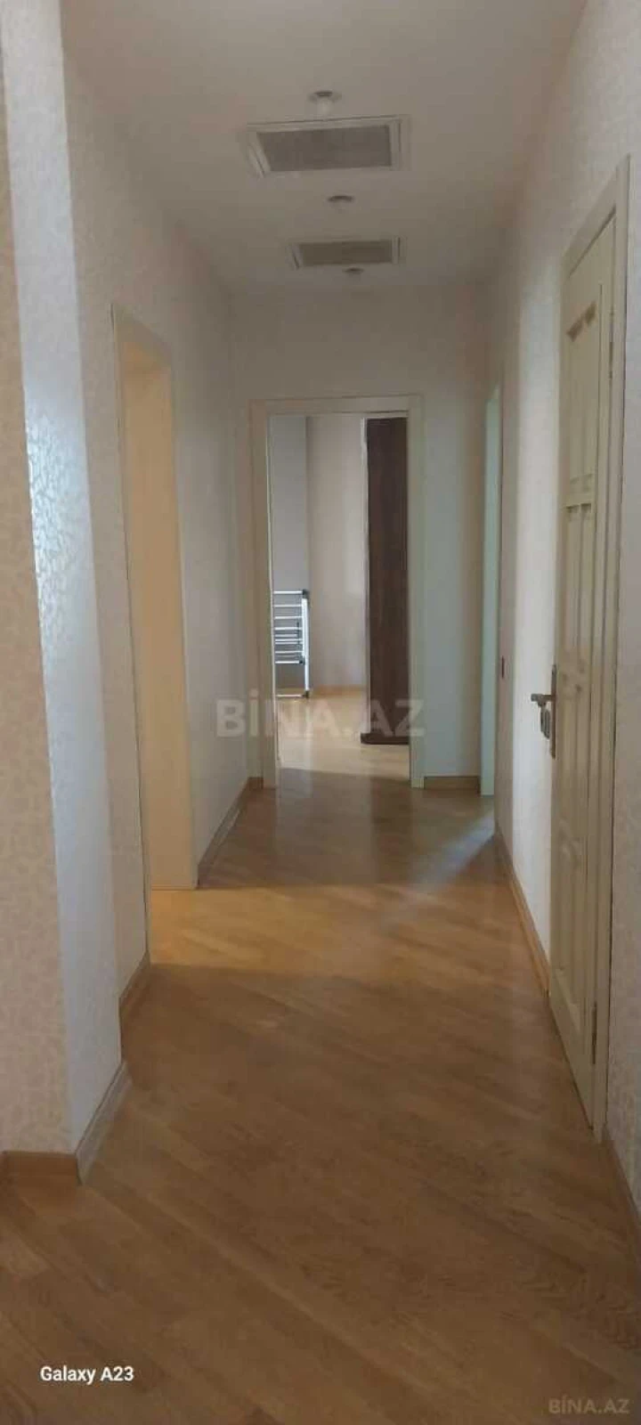 Kirayə verilir 3 otaqlı mənzil 180 m²