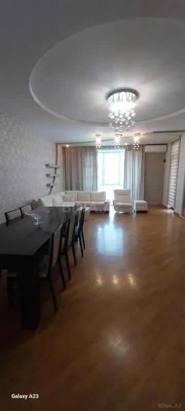 Kirayə verilir 3 otaqlı mənzil 180 m²
