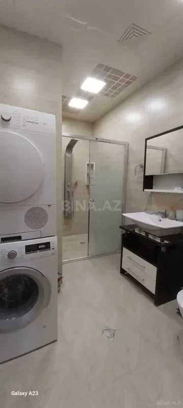 Kirayə verilir 3 otaqlı mənzil 180 m²