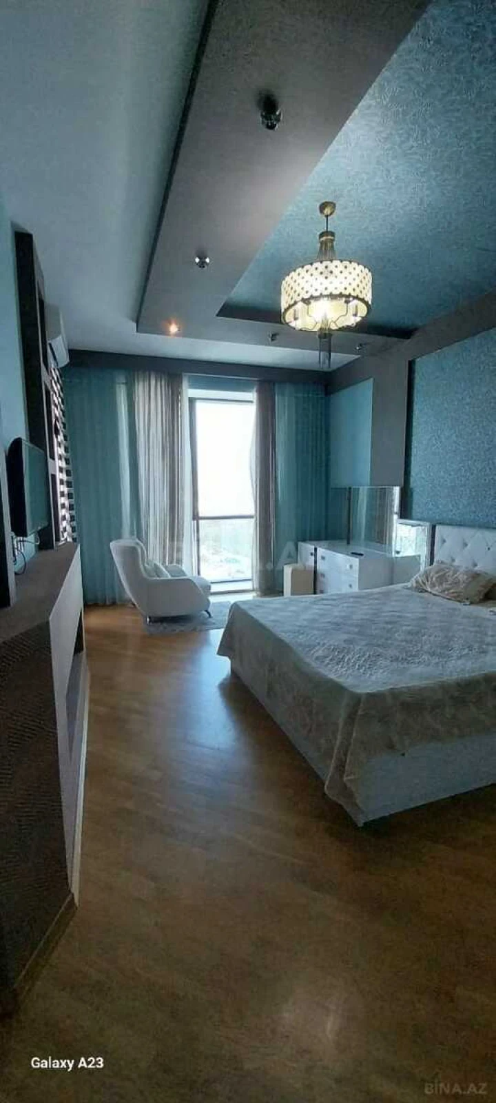 Kirayə verilir 3 otaqlı mənzil 180 m²