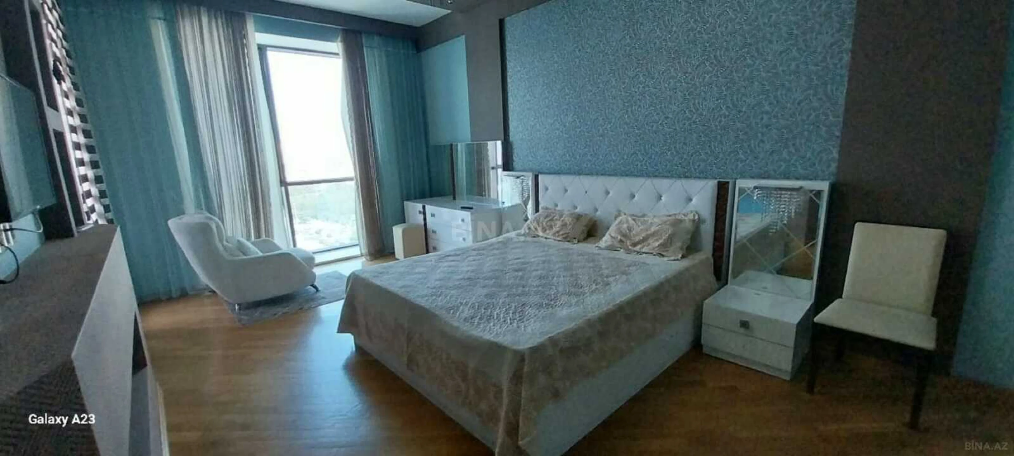 Kirayə verilir 3 otaqlı mənzil 180 m²