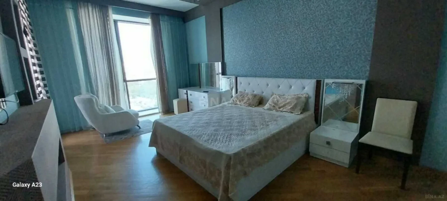 Kirayə verilir 3 otaqlı mənzil 180 m²