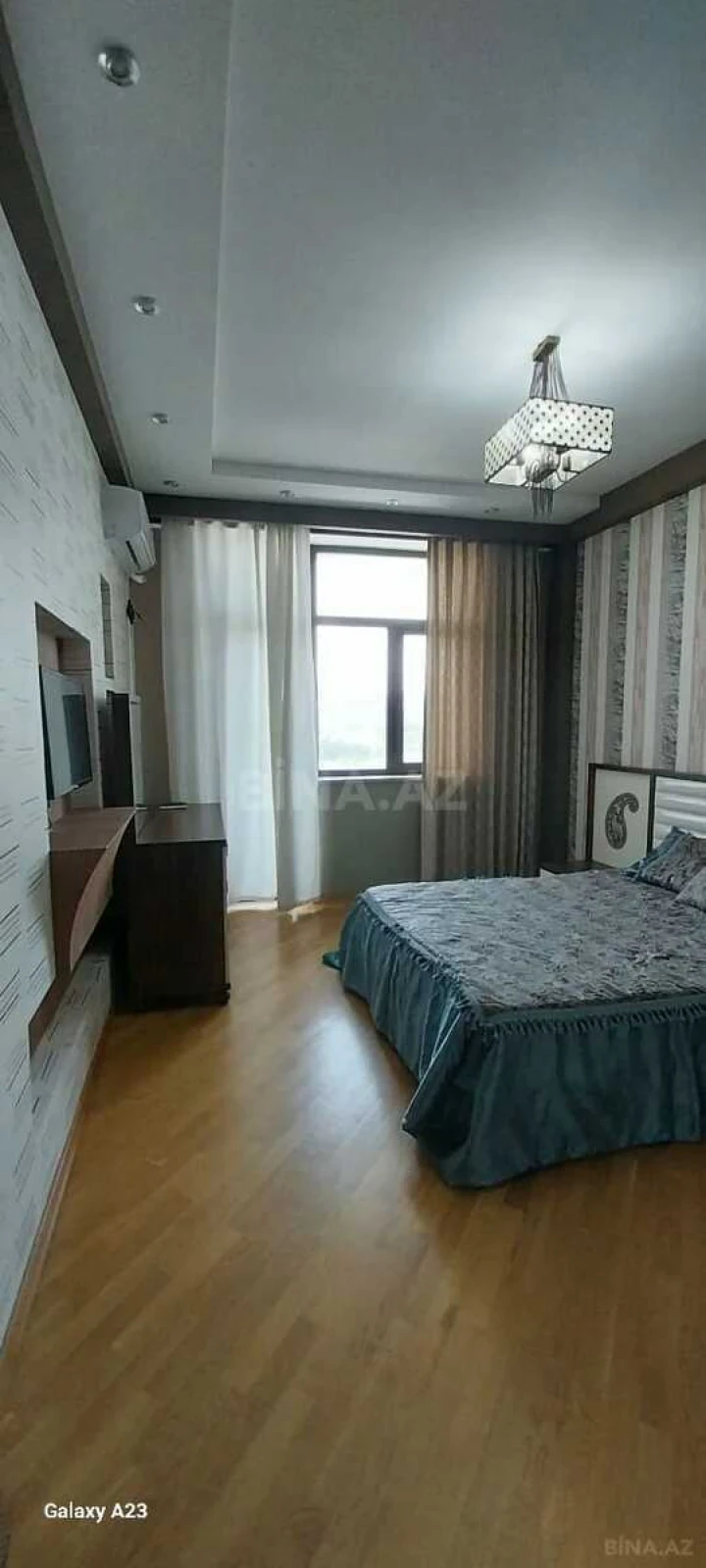Kirayə verilir 3 otaqlı mənzil 180 m²