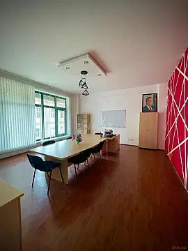 Satılır obyekt 200 m²