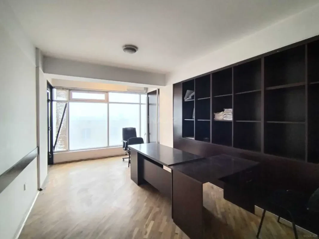 Satılır obyekt 200 m²