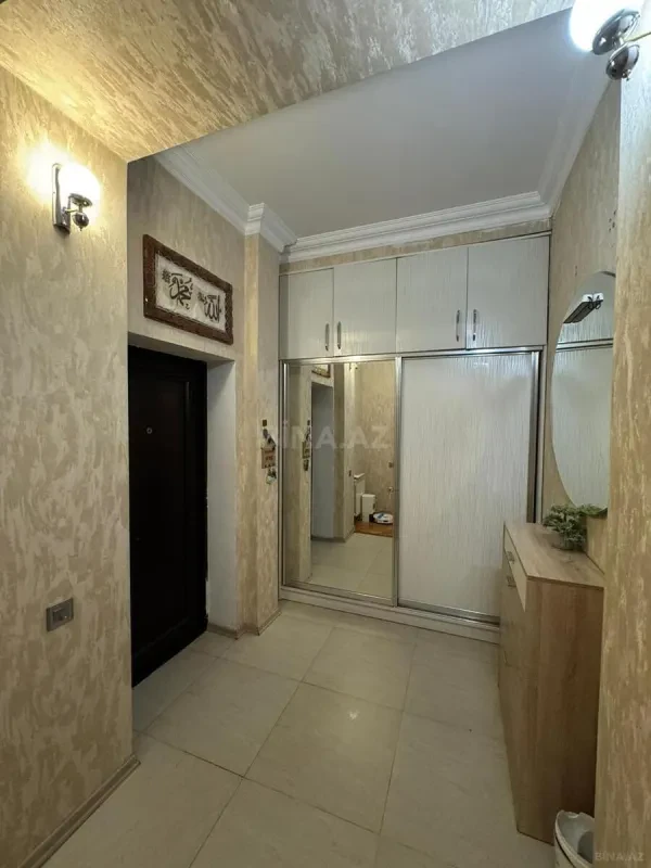 Satılır 2 otaqlı mənzil 82 m²
