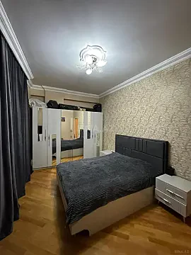 Satılır 2 otaqlı mənzil 82 m²