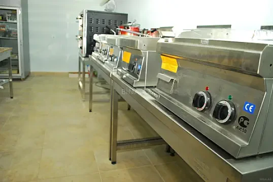 Kirayə verilir obyekt 200 m²