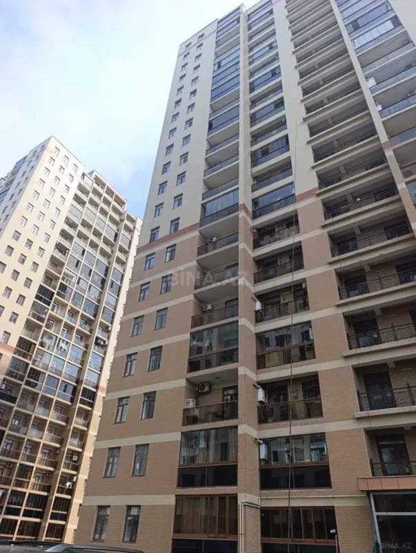 Satılır 3 otaqlı mənzil 162 m²