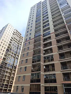 Satılır 3 otaqlı mənzil 162 m²