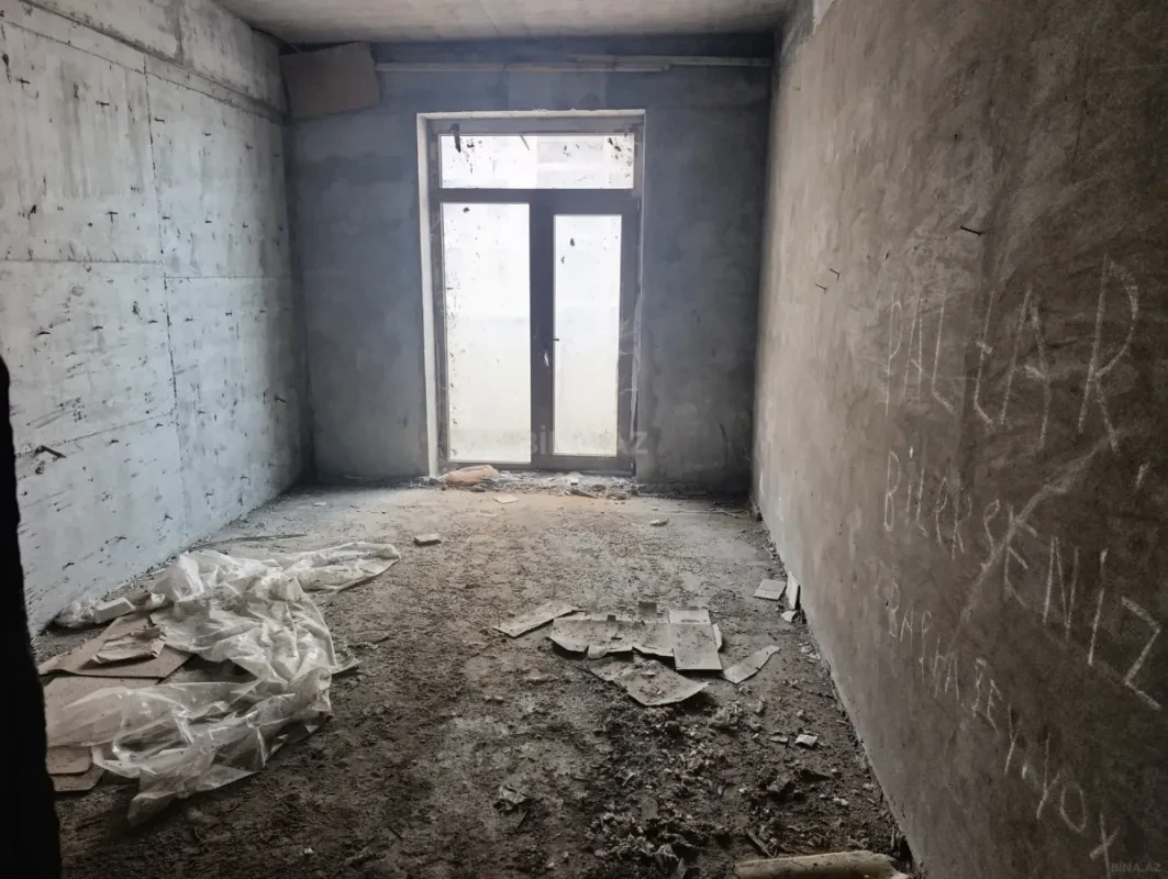 Satılır 3 otaqlı mənzil 162 m²