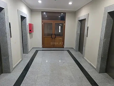 Satılır 3 otaqlı mənzil 162 m²
