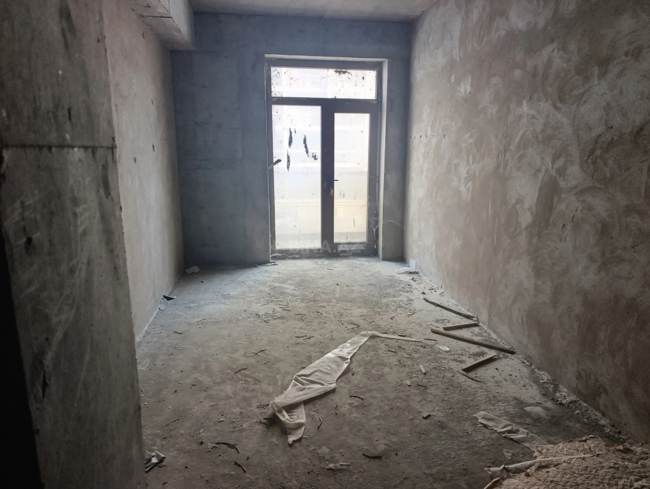 Satılır 3 otaqlı mənzil 162 m²