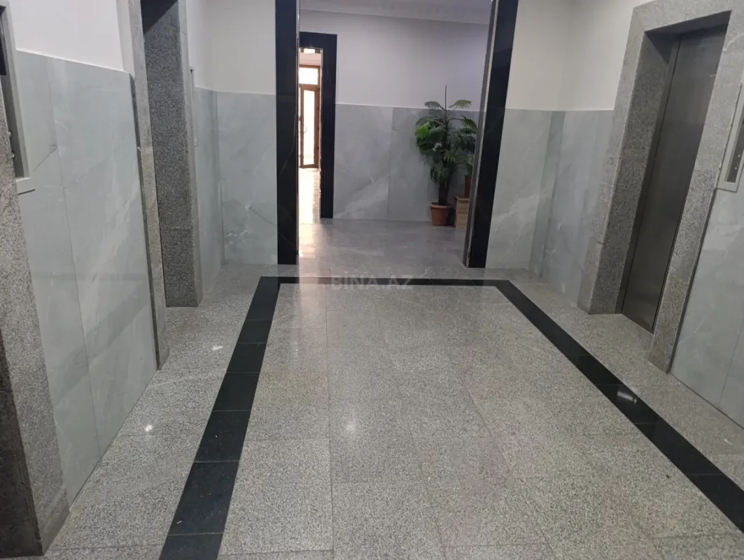 Satılır 3 otaqlı mənzil 162 m²