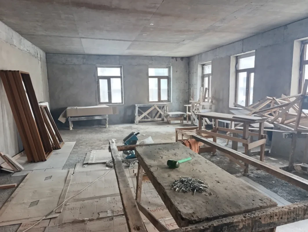 Satılır 3 otaqlı mənzil 162 m²
