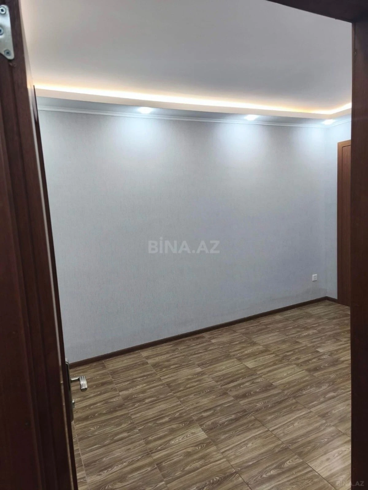 Kirayə verilir 3 otaqlı ofis 60 m²