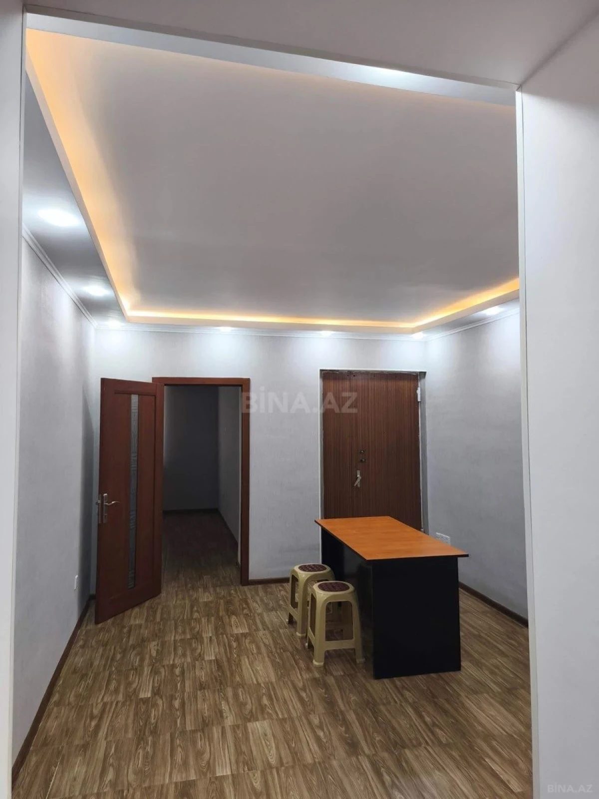 Kirayə verilir 3 otaqlı ofis 60 m²