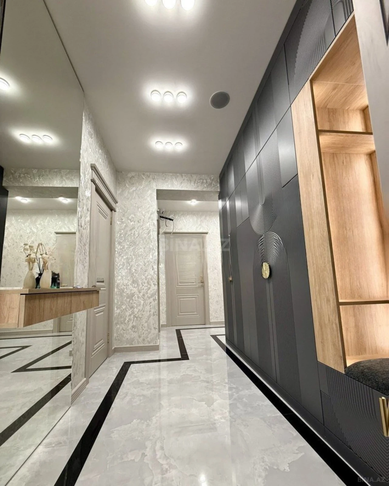 Satılır 3 otaqlı mənzil 110 m²