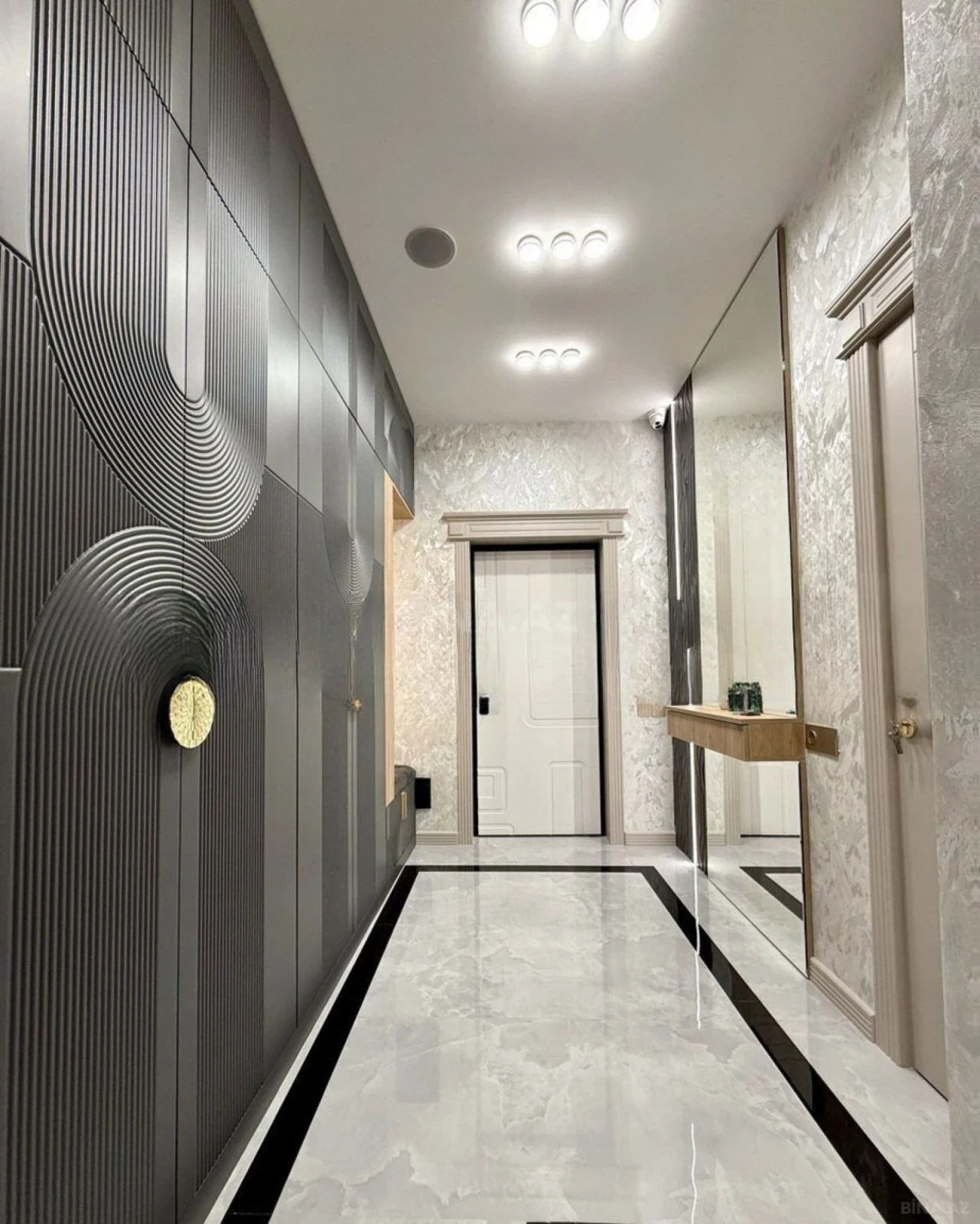Satılır 3 otaqlı mənzil 110 m²