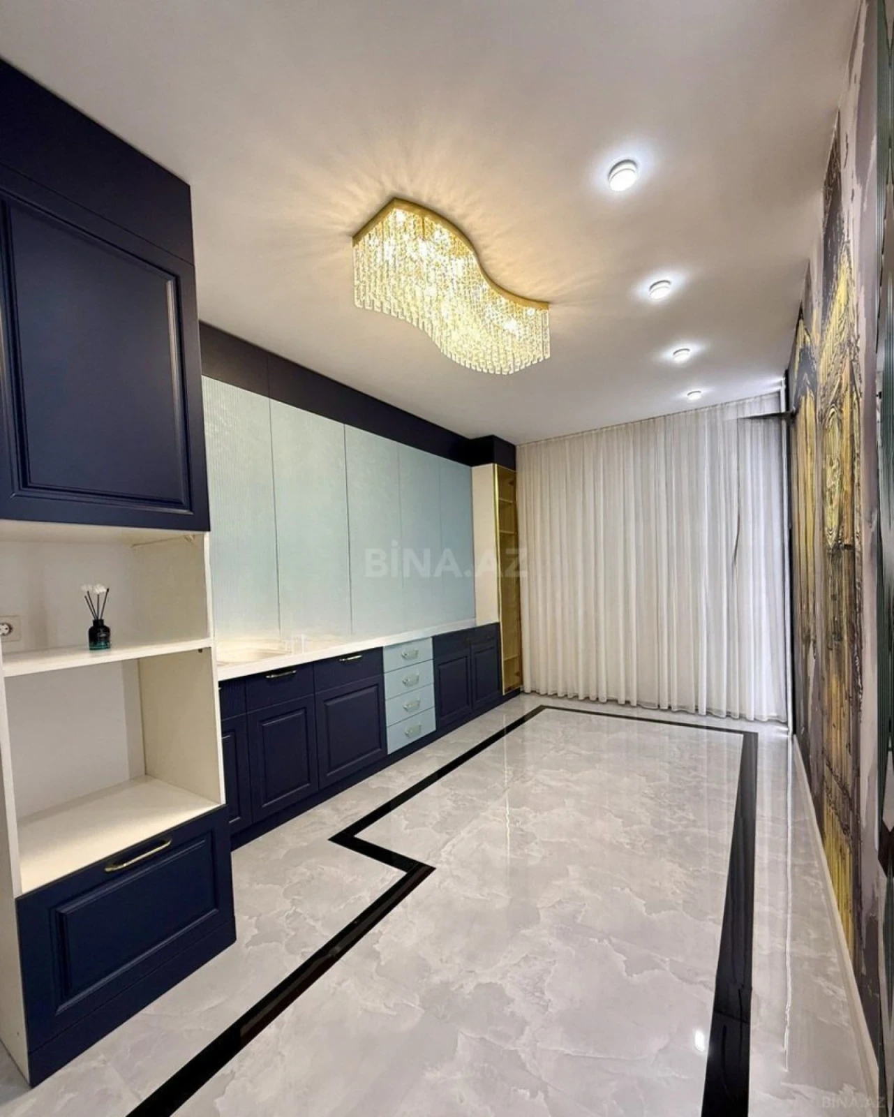 Satılır 3 otaqlı mənzil 110 m²